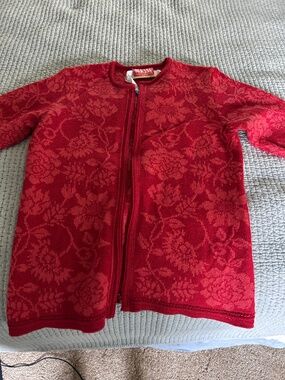 Oleana Zip-Front Cardigan in Red Floral Size Large